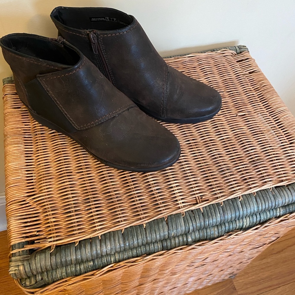 Cloudsteppers by Clarks Chocolate Ankle Booties